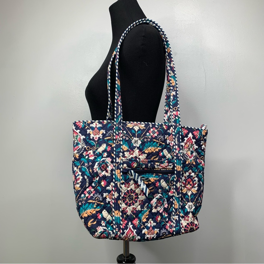 Vera Bradley x Harry Potter Small Vera Tote / Home To Hogwarts 28205-T32 Purse